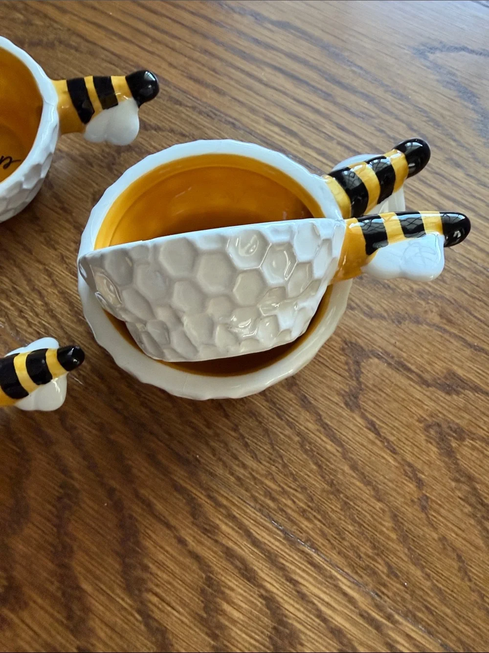 Bee-Themed Ceramic Measuring Cups - Yellow and Black
